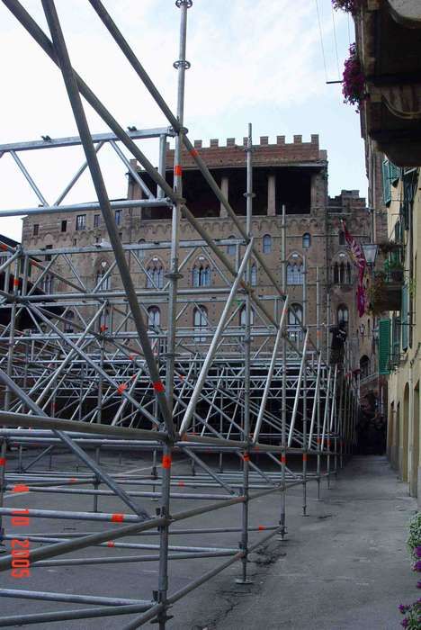 SIENA - Contrada della Torre / parterre   Festa della Vittoria del Palio